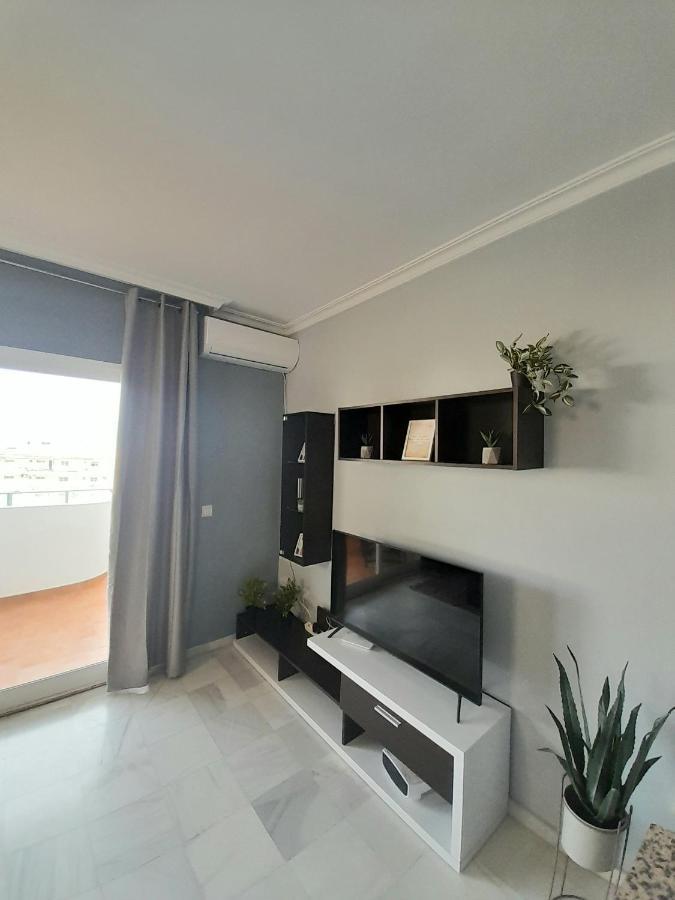 Nice Apartment Near The Beach 푸엔히롤라 외부 사진