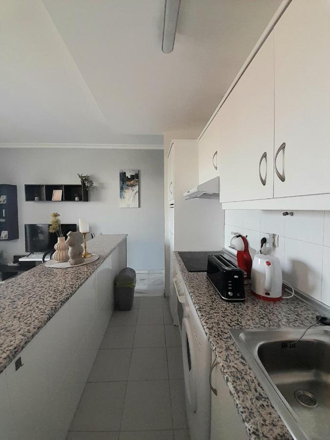 Nice Apartment Near The Beach 푸엔히롤라 외부 사진