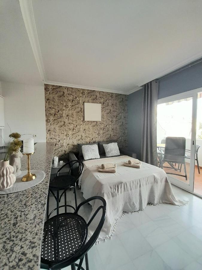 Nice Apartment Near The Beach 푸엔히롤라 외부 사진