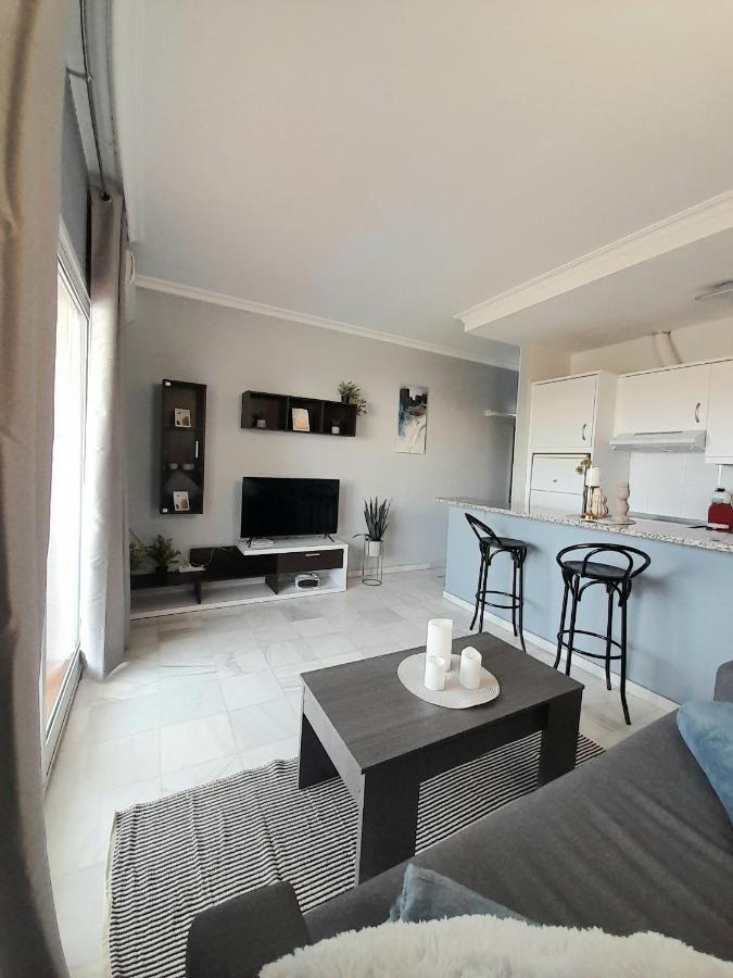Nice Apartment Near The Beach 푸엔히롤라 외부 사진